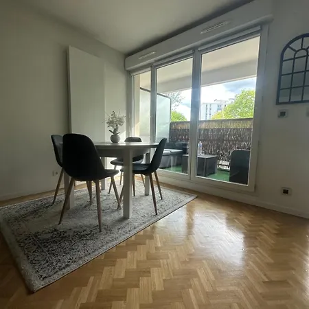 L'instant Versailles - Proche Golf & Centre Apartment