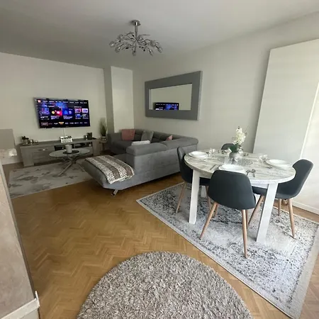 L'instant Versailles - Proche Golf & Centre Apartment *