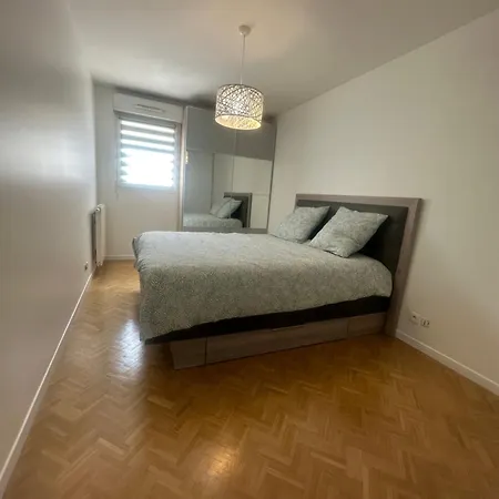 L'instant Versailles - Proche Golf & Centre Apartment *