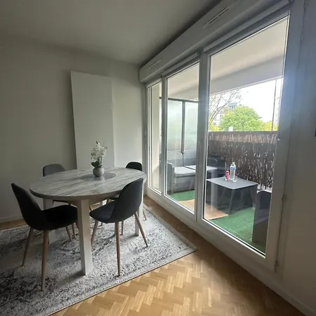 L'instant Versailles - Proche Golf & Centre Apartment *