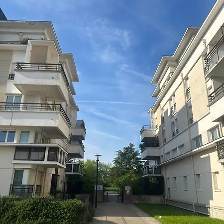 L'instant Versailles - Proche Golf & Centre Apartment *
