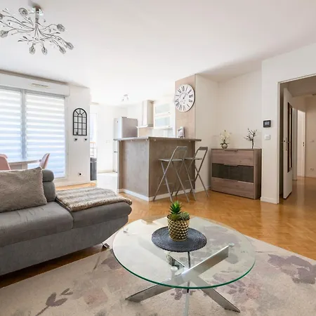 L'instant Versailles - Proche Golf & Centre Apartment *