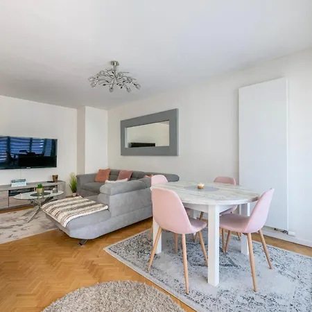 L'instant Versailles - Proche Golf & Centre Apartment *